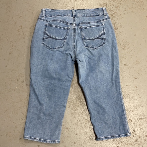 Lee Rider Mid Rise Denim Jean Capri Pants Size 8 - Picture 3 of 11